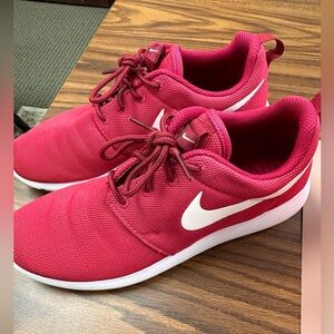 Nike Women’s Roshe One 844994-605 Pink Running Shoe